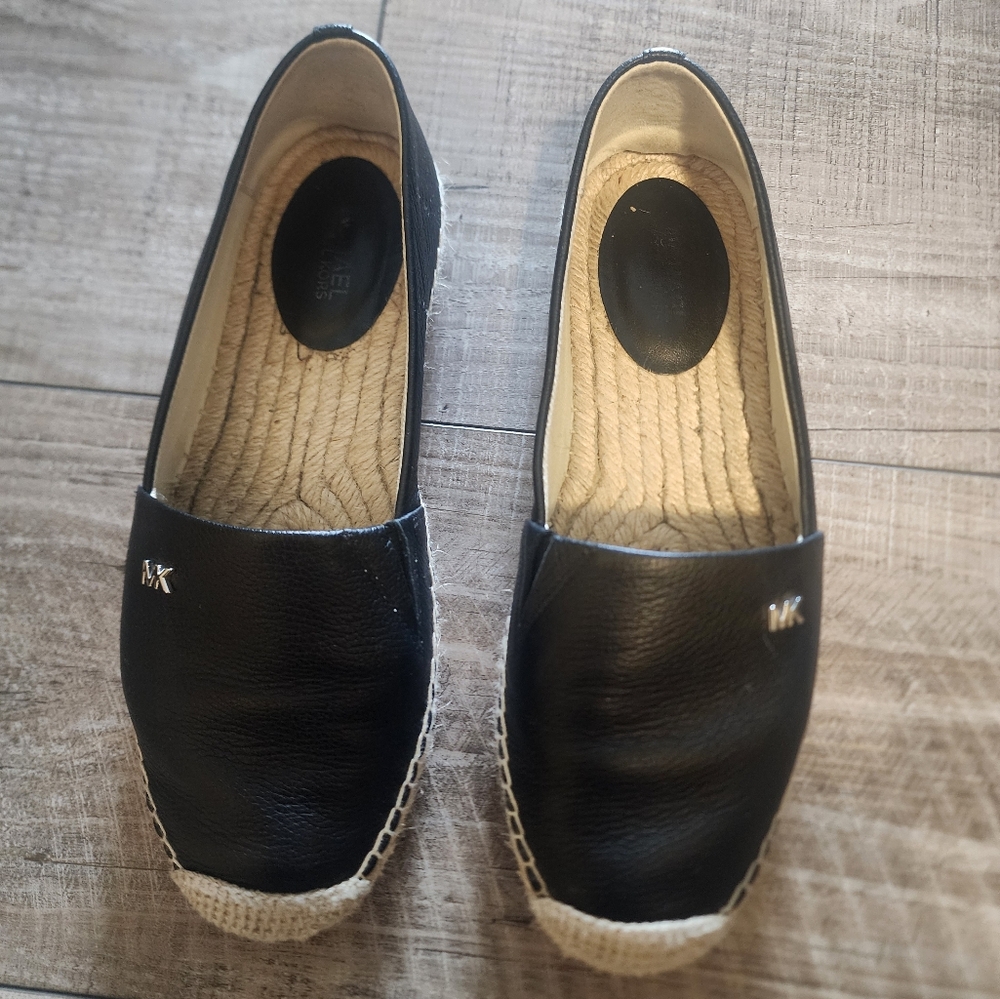 Women flat shoes